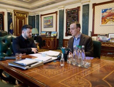 Кар’єра на держслужбі та золота нерухомість як збагатилася родина уповноваженого з питань санкцій Власюка