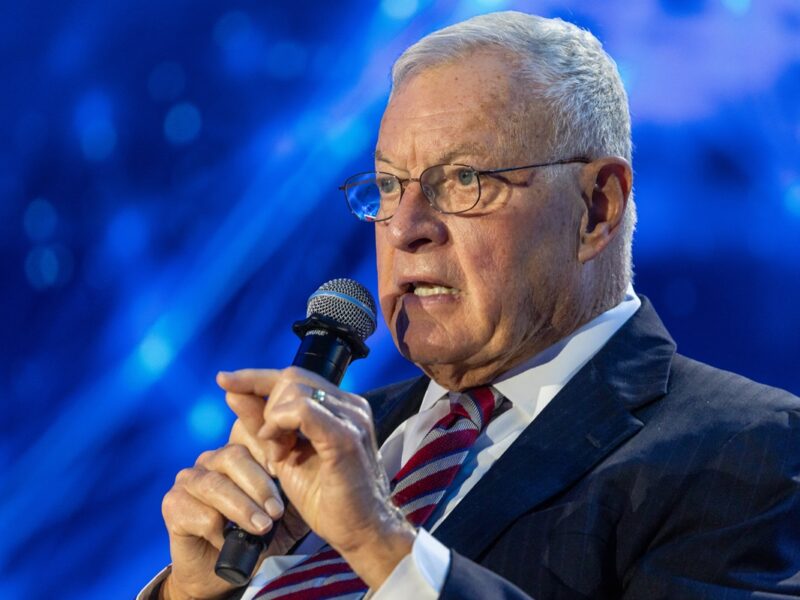 Келлог: Мир в Україні може настати до осені