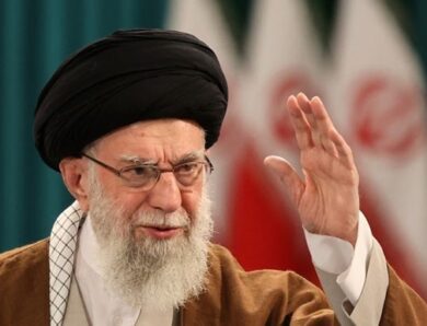 Хаменеї перебрався до бункеру після заяви Трампа – ЗМІ