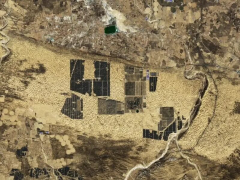 Китай розпочав будівництво мегаелектростанції в пустелі