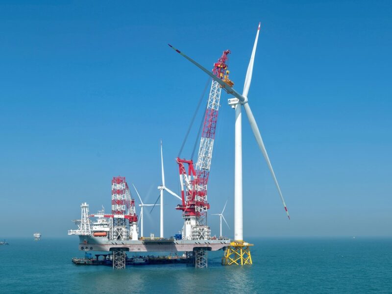 Китай встановив найбільшу у світі морську вітрову турбіну