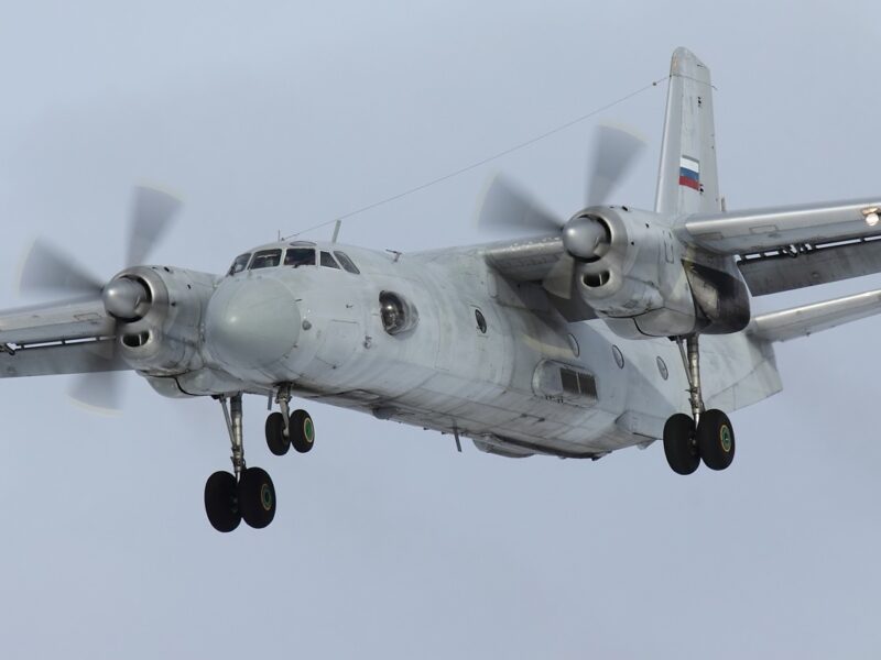 Криза авіації у Росії: пасажирів перевозять у вантажних літаках