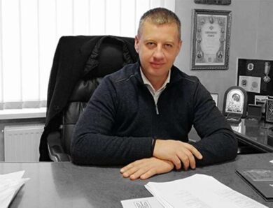 Кругообіг нерухомості в родині як секретар міськради Рівного Віктор Шакирзян приховує активи за скромними цінами та подарунками від батька