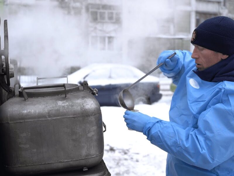 ⛺️ ДСНС розгорнула два наметових містечка на Троєщині