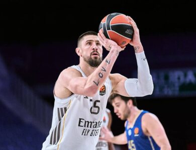 Лень вийшов на паркет ненадовго, але встиг поасистувати