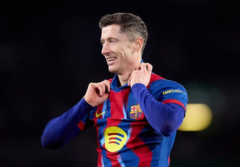 Левандовський як гравець екстракласу відбою від клубів не має