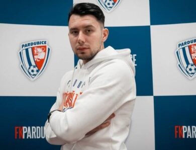 Львівський Рух відпустив захисника Слюбика до Чехії