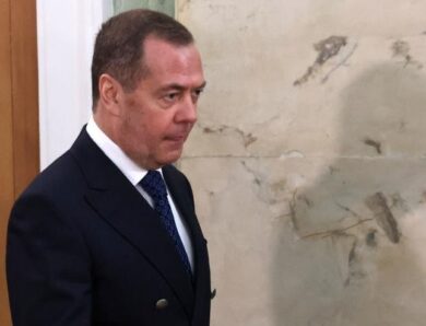 Медведєв пригрозив Європі відео з Орєшніком