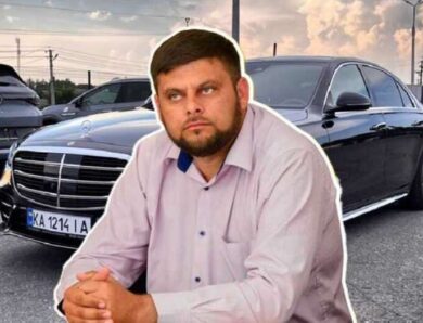 Mercedes-привид та Mustang дружини на Закарпатті обшукали депутата Слуги народу Богара через приховані мільйони