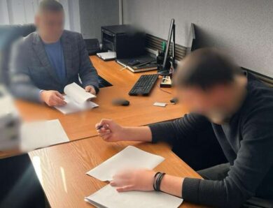 Мільйони на накрутці на Полтавщині посадовців міськради викрили на розкраданні під час закупівлі дронів