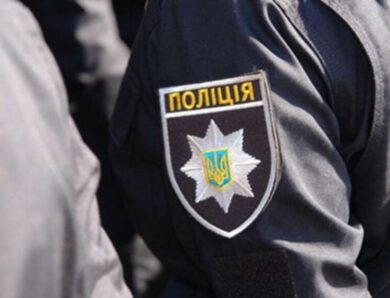 Мільйони з повітря як безробітна дружина та оперуповноважений ДСР Величко скуповують люксові авто й квартири