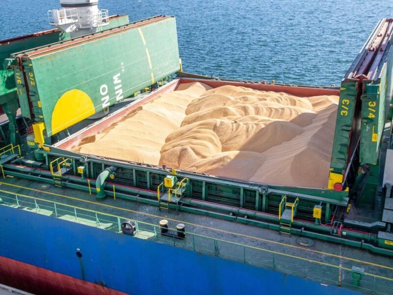 Морським коридором експортовано 100 млн тонн зерна – Кулеба