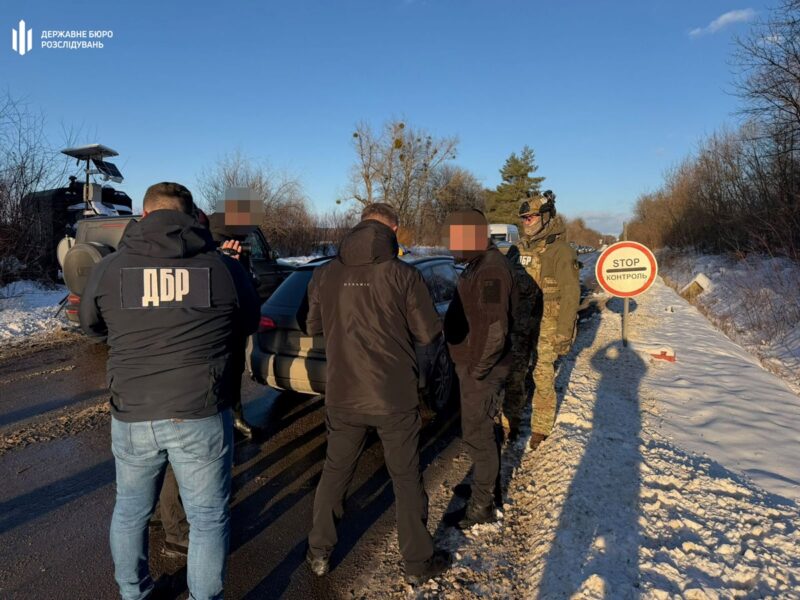 На Буковині митник брав по $100 за кожен контрабандний iPhone