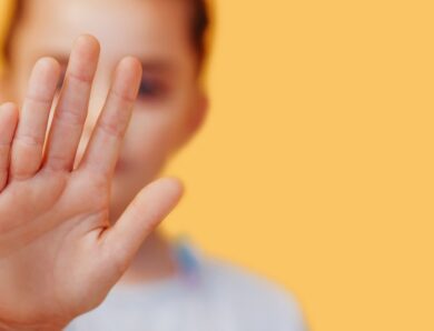 На Кіровоградщині мати-вихователька приковувала неповнолітню ланцюгами