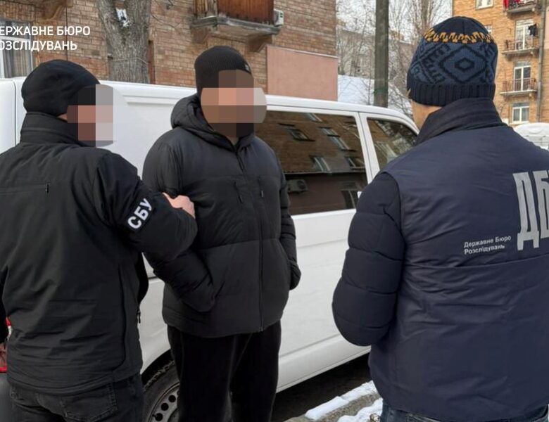 На Волині викрили правоохоронця, який торгував “безпечними” посадами