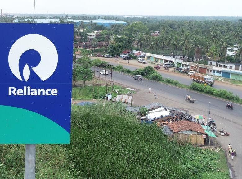 Найбільший НПЗ Індії “відхрестився” від нафти з РФ після погроз Трампа