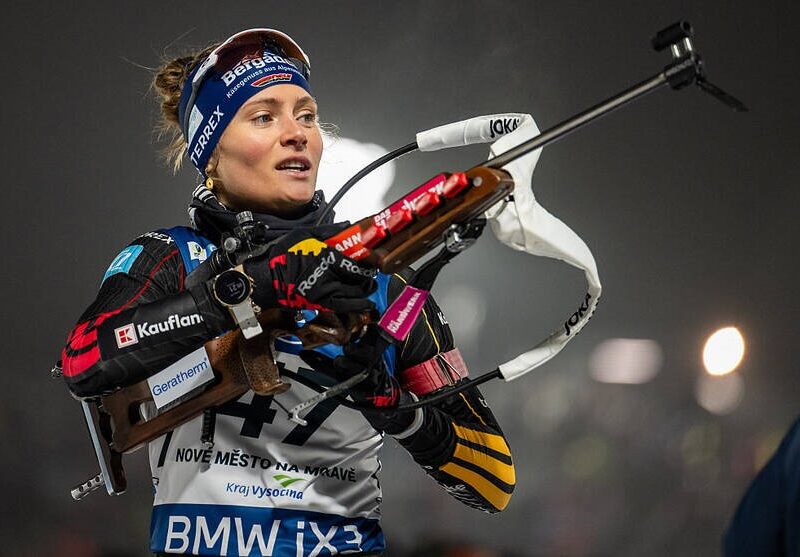 Німецькі біатлоністи, що перемогли в синглміксті в Чехії, позбулися медалей