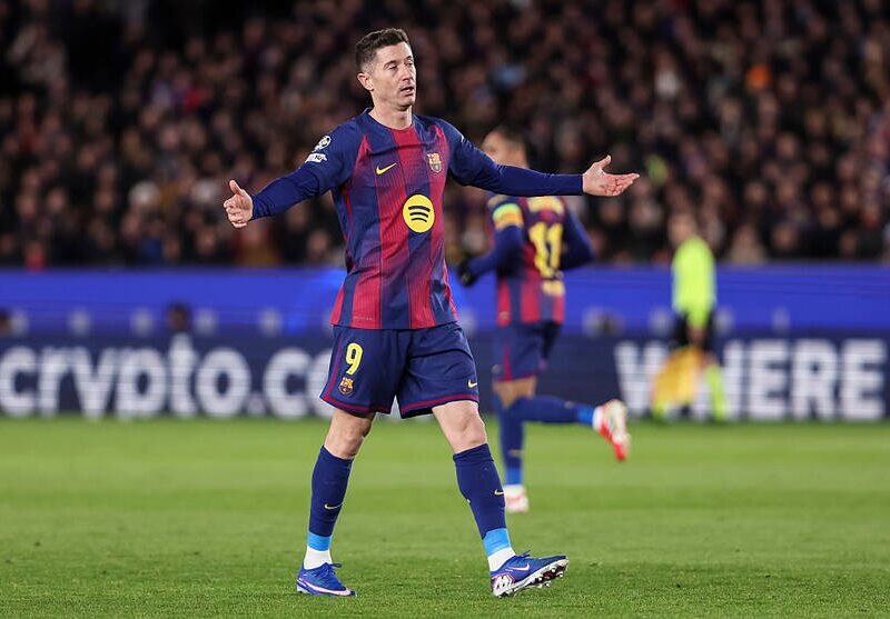 Оточення поляка стверджує: Левандовські може залишити Барселону