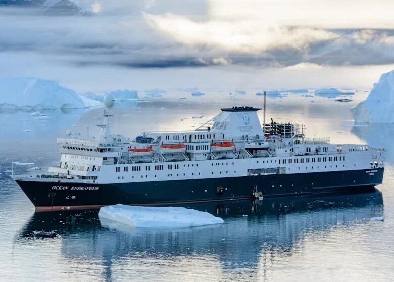 “Плавуча казарма”: Данія відправила в Гренландію радянський корабель