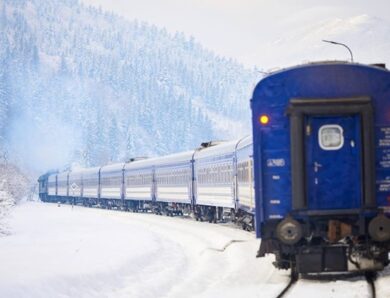 По всій країні затримуються поїзди – Укрзалізниця