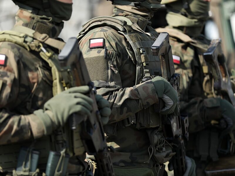 Польща через повітряні кулі з Білорусі закрила повітряний простір