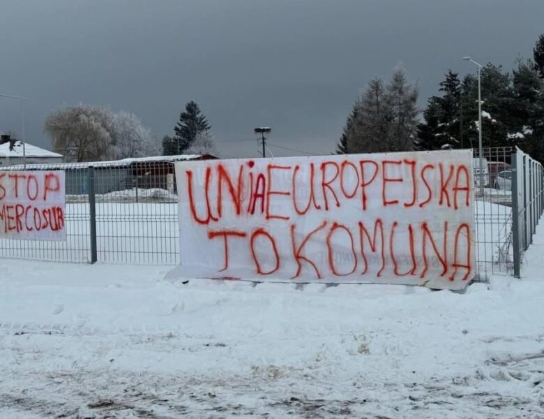 Польські фермери проводять протест на кордоні з Україною
