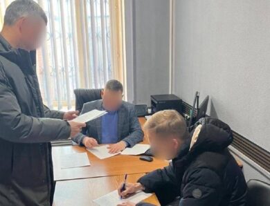 Посадовців Полтавщини викрили на розкраданні 2,6 млн на дронах