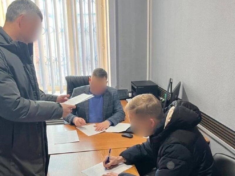 Посадовців Полтавщини викрили на розкраданні 2,6 млн на дронах