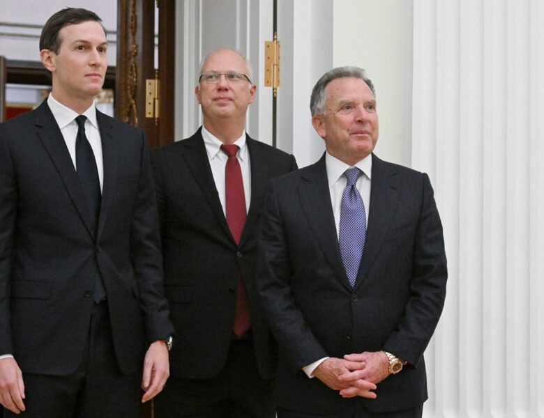 Посланці Трампа і Путіна зустрілися у Парижі