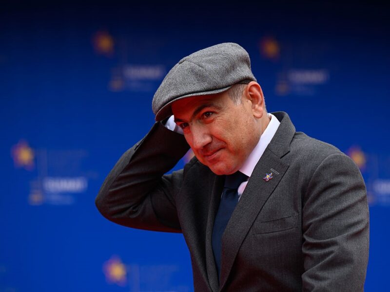 Премʼєр Вірменії Пашинян створив власний музичний гурт