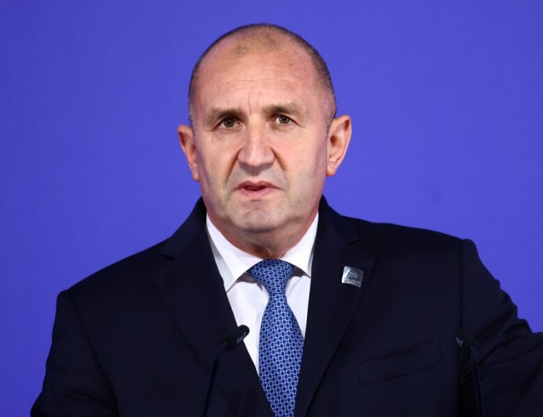 Президент Болгарії оголосив про відставку