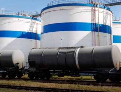 Примарні ешелони як підрядник Укрнафти заробив 16 мільйонів на вагонах, які нікуди не їхали