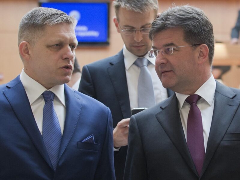 Радник Фіцо вийшов у відставку на тлі виявленого зв’язку з Епштейном