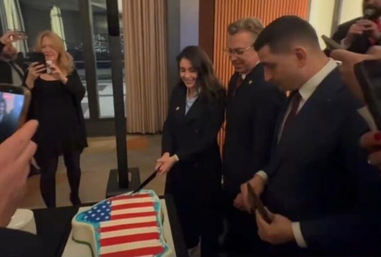 Республіканцям у Вашингтоні подали трот у формі Гренландії