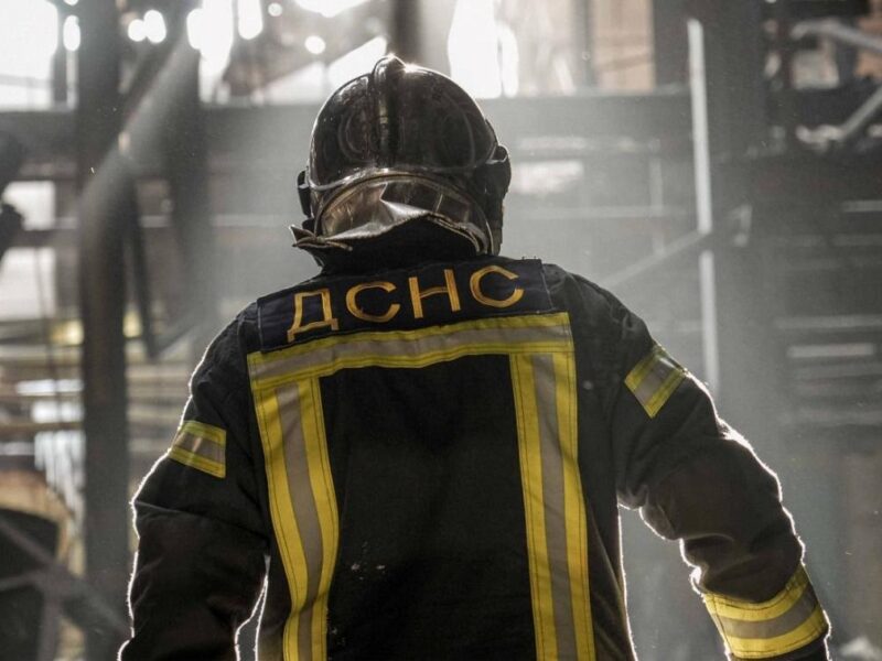 РФ атакувала Київщину: пошкоджені АЗС, є жертва