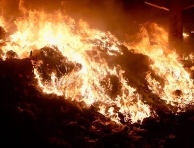 Росія двічі вдарила по Запоріжжю: горить будинок