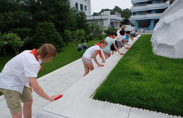 Росія відправляє дітей з окупованих територій в літній табір в КНДР – ЗМІ