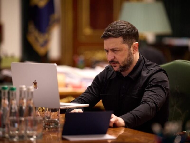 Росія заслужила на удари і тиск – Зеленський
