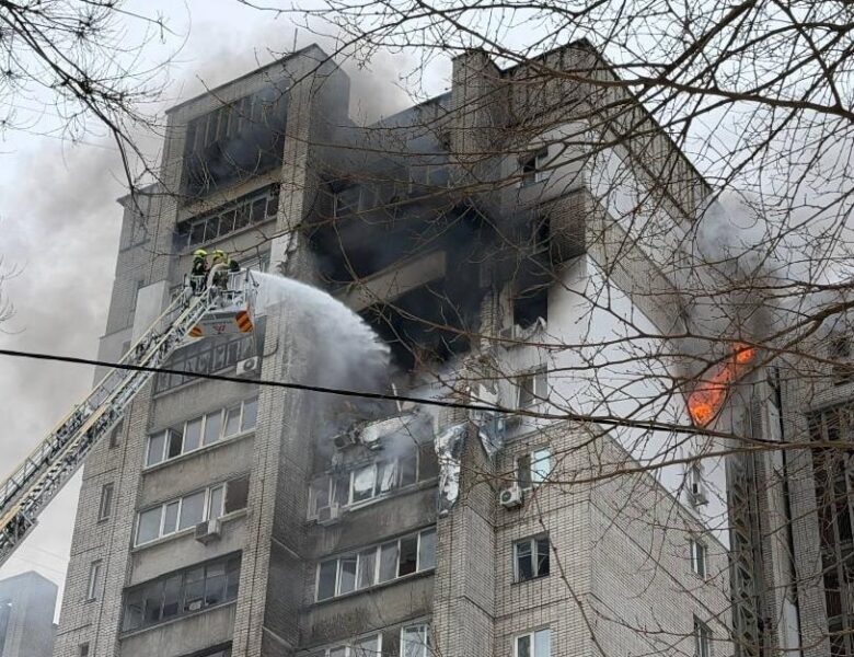 Росіяни влучили в житловий будинок у Дніпрі