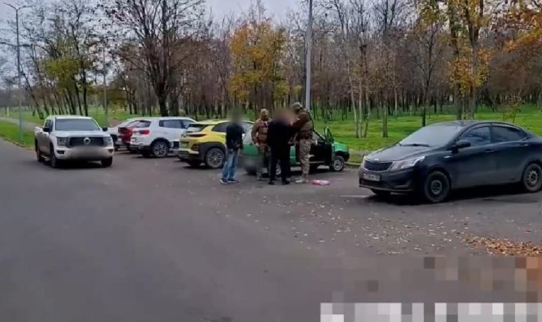 Росіяни звинуватили 17-річного жителя Маріуполя у “держзраді”