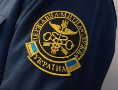 Російський паспорт матері та одеські схеми Маркова що приховує декларація митника Валерія Чіхіна