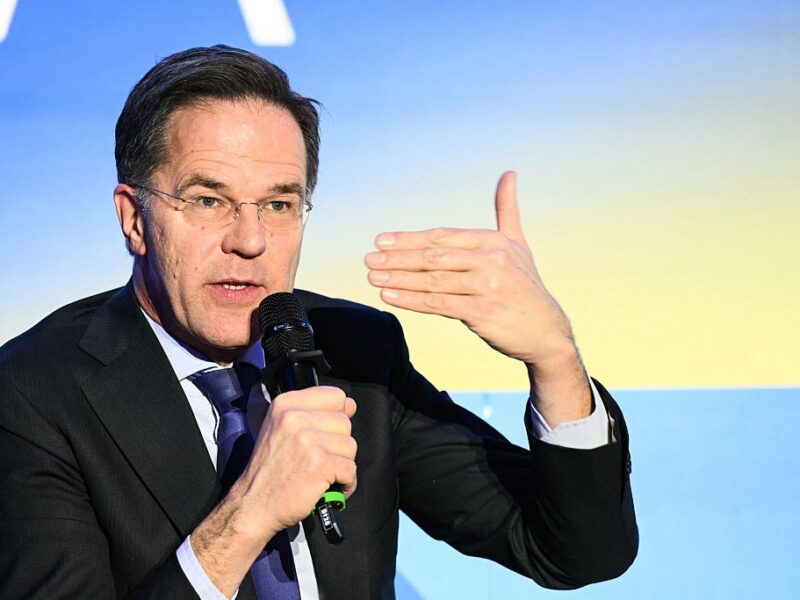 Рютте пообіцяв сприяти необхідній допомозі для України