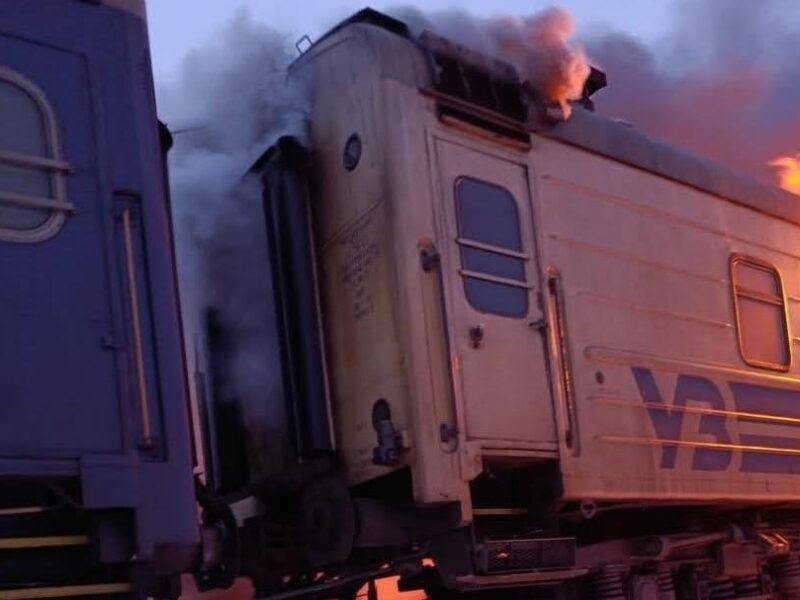 Шахеди атакували пасажирський поїзд на Харківщині