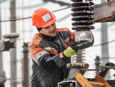 Шмигаль: В ремонтних бригадах 15 тис. енергетиків