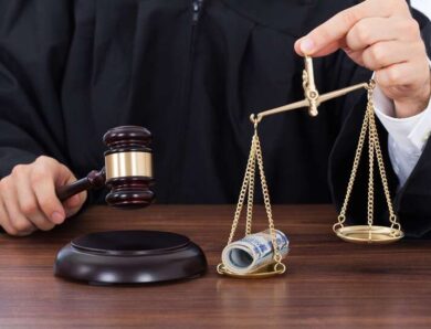 Сімейний підряд у ДПС дружину топподатківця Буковини Угрина підозрюють в ухиленні від ПДВ на 2 мільйони гривень