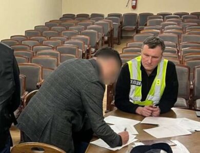 Схема поновлення львівський митник Дунас через суд повернувся на посаду, змінивши підрозділ