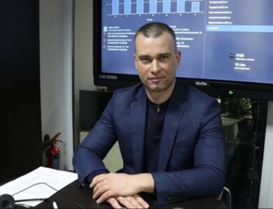 Схема в Солом’янській РДА заступника голови Олександра Смика затримали на торгівлі білими квитками