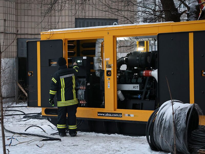Стало відомо, скільки коштів зібрали поляки на генератори для Києва