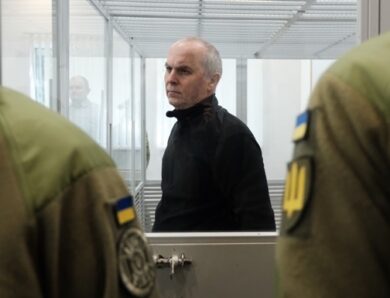Суд дозволив Шуфричу вийти з-під варти під заставу