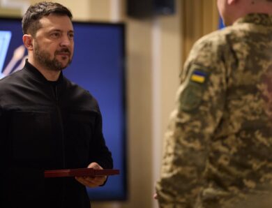 Володимир Зеленський привітав службовців Зовнішньої розвідки з професійним днем